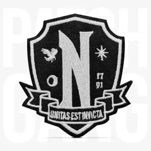 PATCH GANG Bordado termocolante Nevermore Academy Wandinha 8x8,5cm - 339